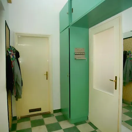 Central Apartman * Pětikostelí
